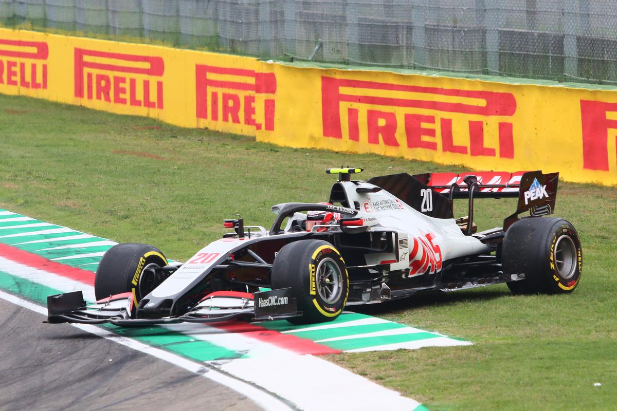 Record în Formula 1: Mercedes, campioană pentru a 7-a oară! O depășește pe Ferrari după ce Hamilton s-a impus în MP de la Imola
