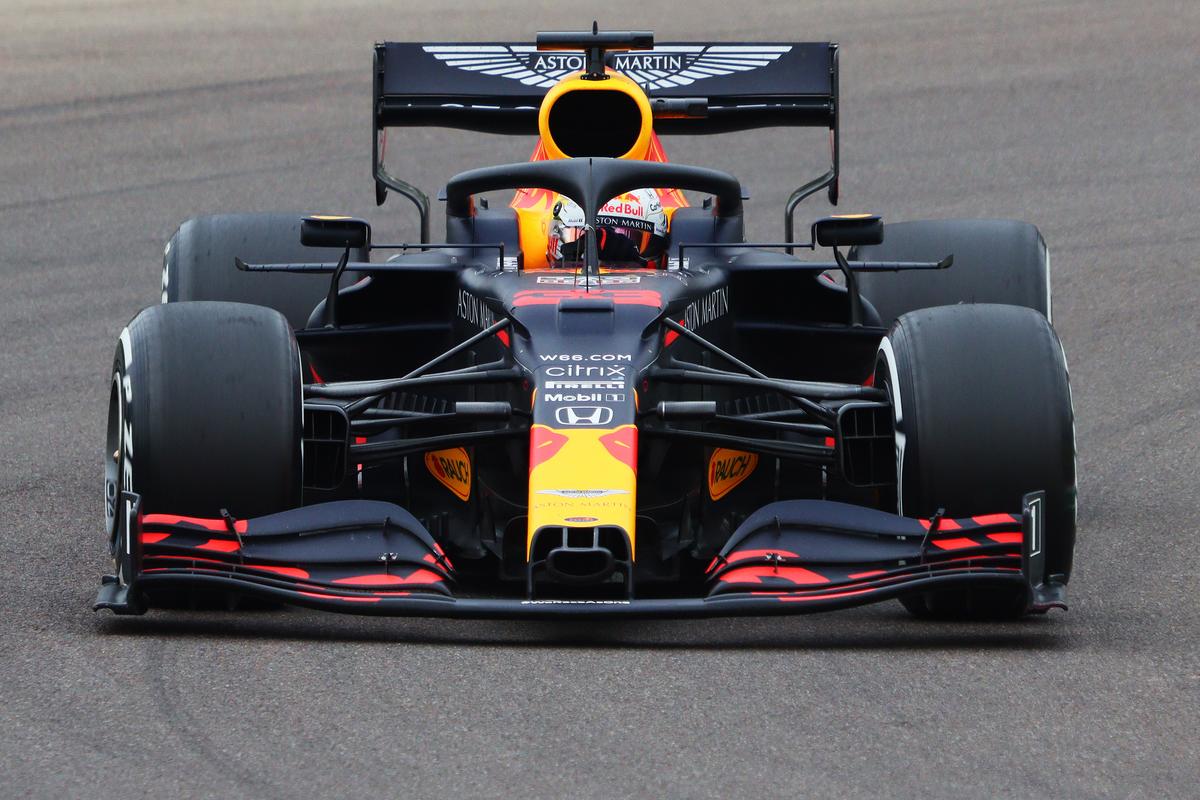 Record în Formula 1: Mercedes, campioană pentru a 7-a oară! O depășește pe Ferrari după ce Hamilton s-a impus în MP de la Imola