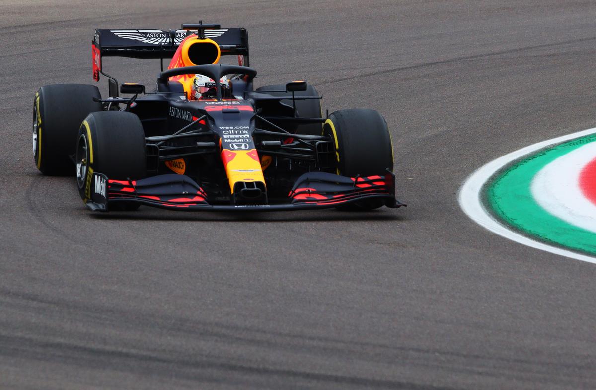 Record în Formula 1: Mercedes, campioană pentru a 7-a oară! O depășește pe Ferrari după ce Hamilton s-a impus în MP de la Imola