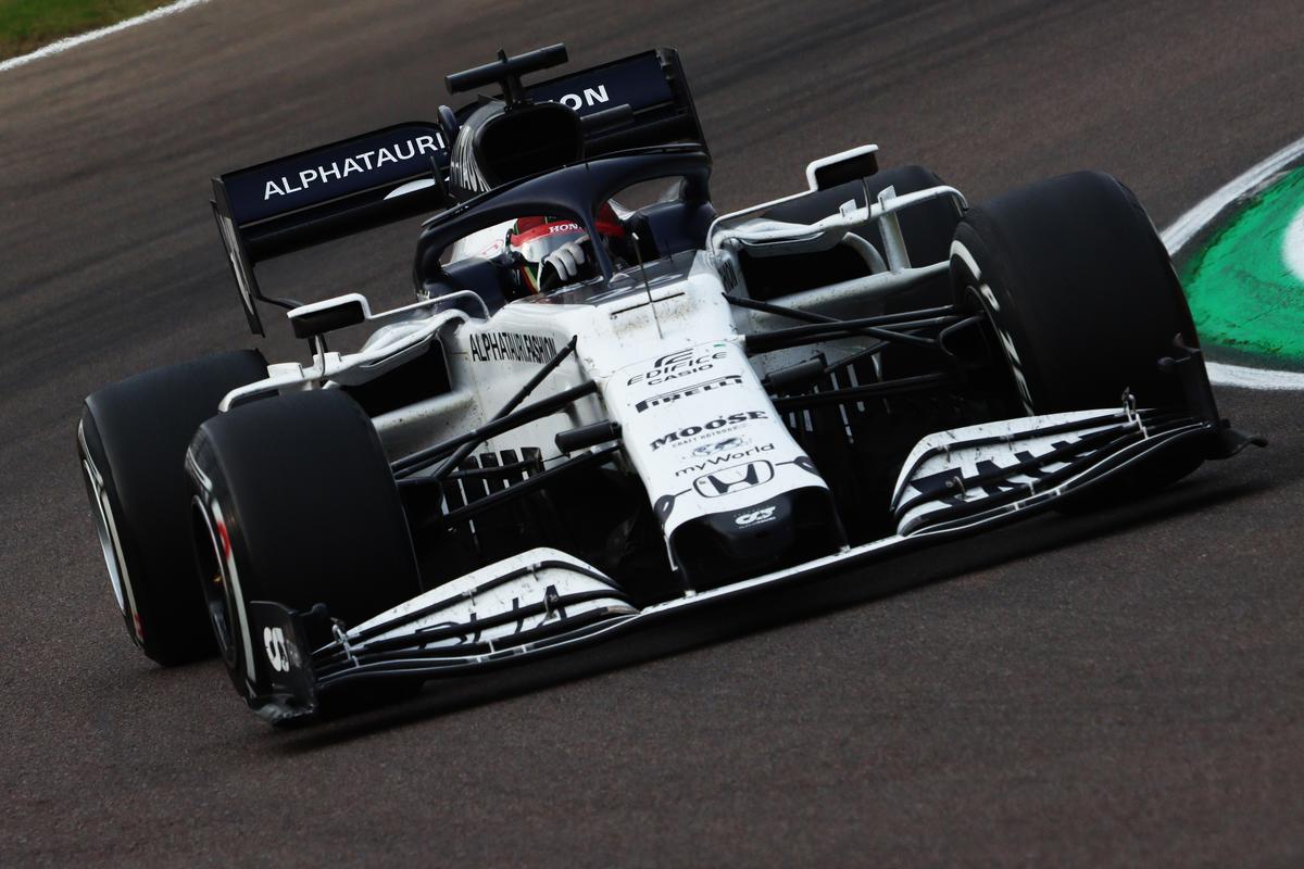 Record în Formula 1: Mercedes, campioană pentru a 7-a oară! O depășește pe Ferrari după ce Hamilton s-a impus în MP de la Imola