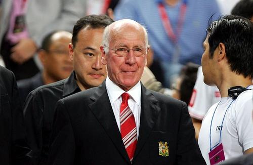 Sir Bobby Charlton, 83 de ani, legendă a fotbalului britanic, îndeosebi a clubului Manchester United, a fost diagnosticat cu demență.