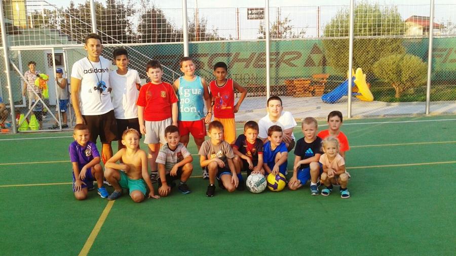 2016. Paul Codrea și copiii de la școala sa de fotbal EXCLUSIV Paul Codrea, interviu incomod despre problemele fotbalului românesc: „Nu puteam accepta ca oamenii puși politic la un club să-mi spună ce să fac!” + povești savuroase din Italia