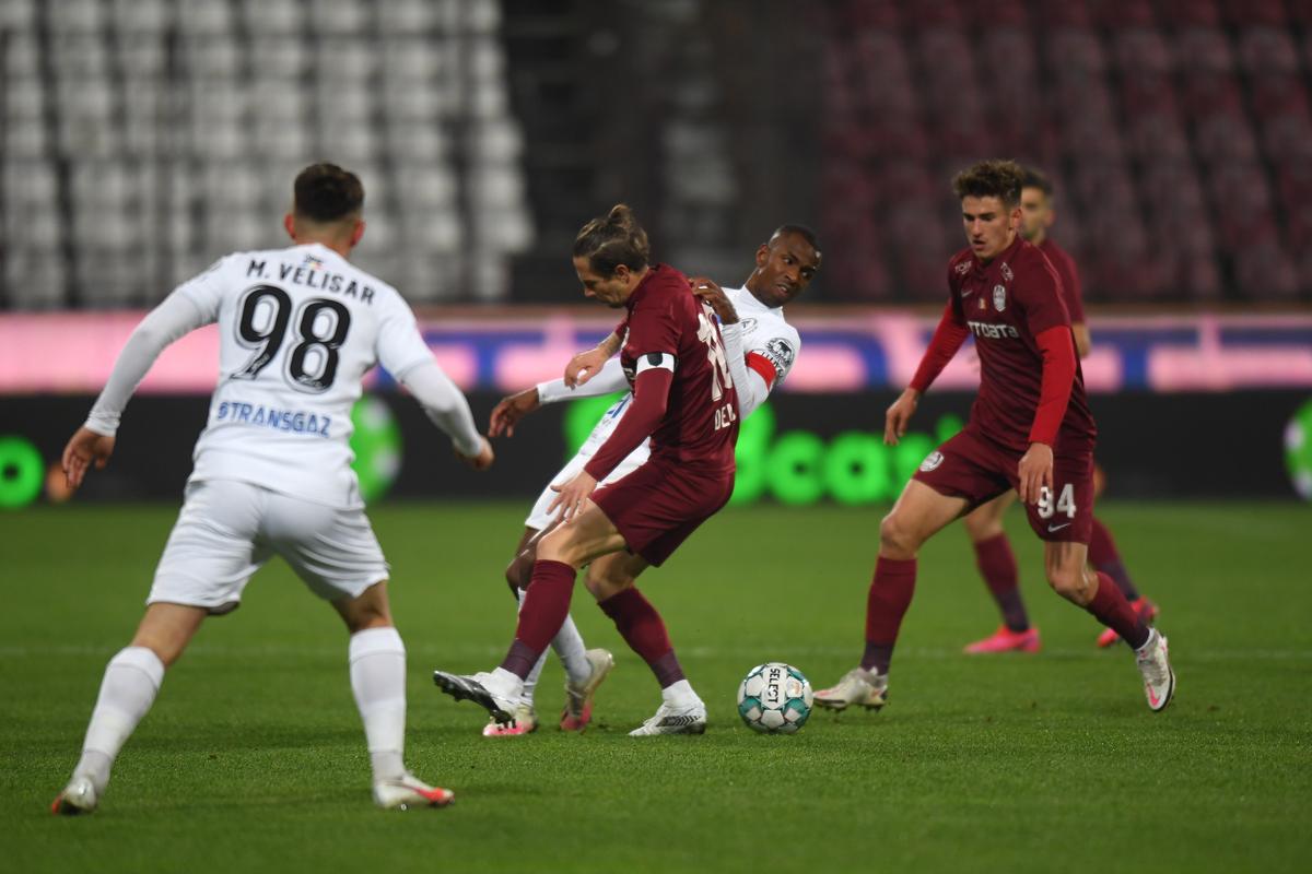VIDEO Jucătorii lui Gaz Metan au sărbătorit victoria cu CFR Cluj pe ritmuri de manele » Cine a dat tonul petrecerii