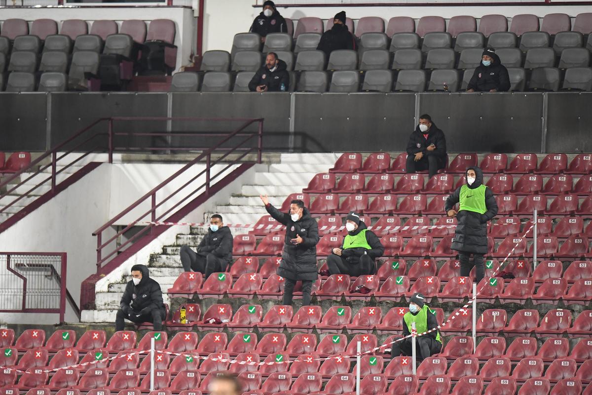 VIDEO Jucătorii lui Gaz Metan au sărbătorit victoria cu CFR Cluj pe ritmuri de manele » Cine a dat tonul petrecerii