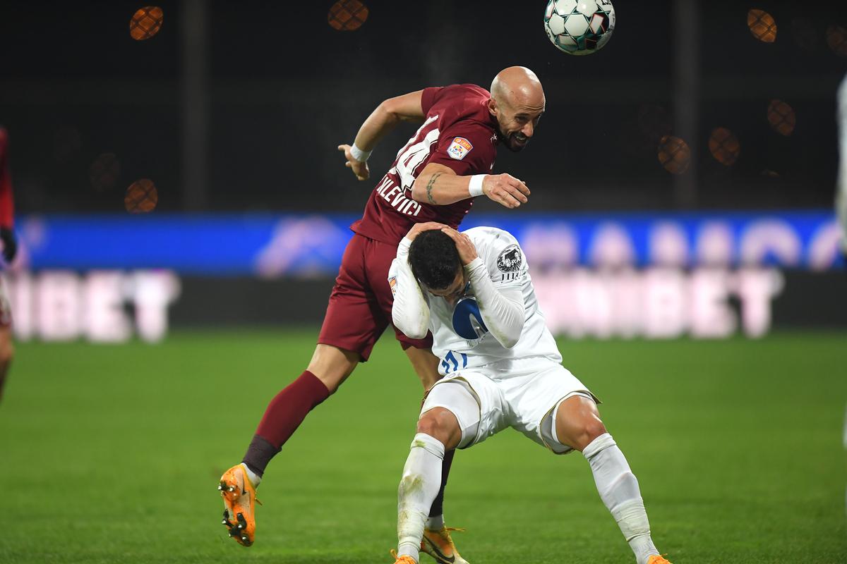 VIDEO Jucătorii lui Gaz Metan au sărbătorit victoria cu CFR Cluj pe ritmuri de manele » Cine a dat tonul petrecerii