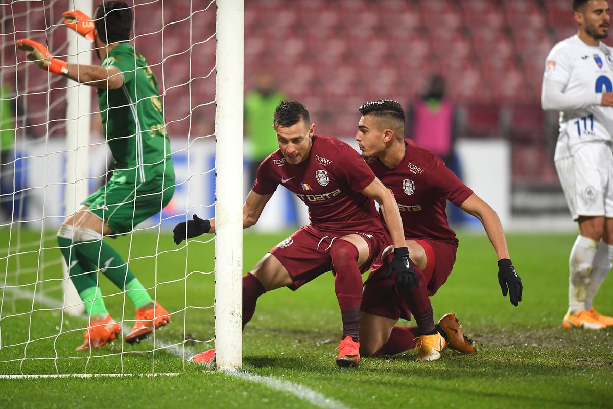 VIDEO Jucătorii lui Gaz Metan au sărbătorit victoria cu CFR Cluj pe ritmuri de manele » Cine a dat tonul petrecerii