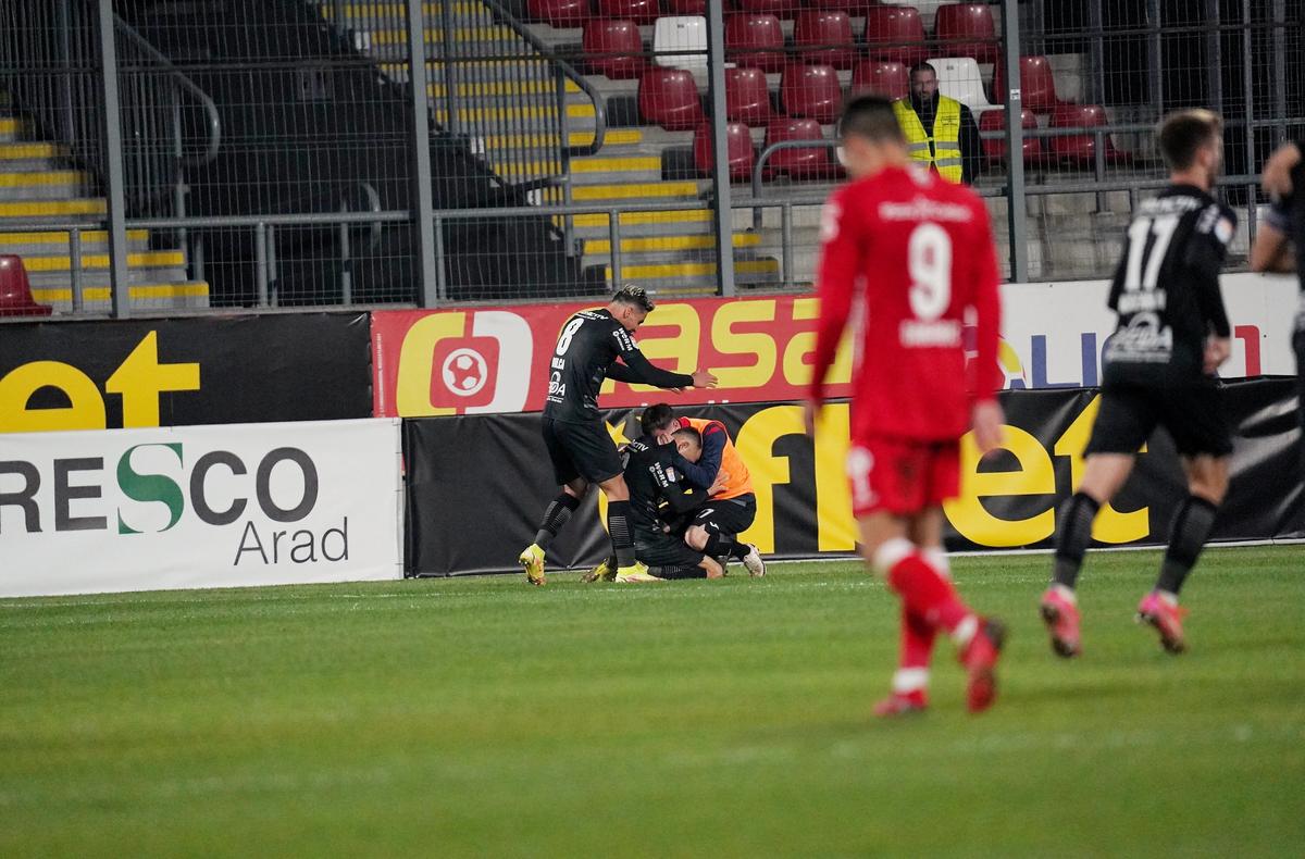 Declarația zilei în Liga 1: „Băiatul meu de 14 ani dădea gol din acele poziții”