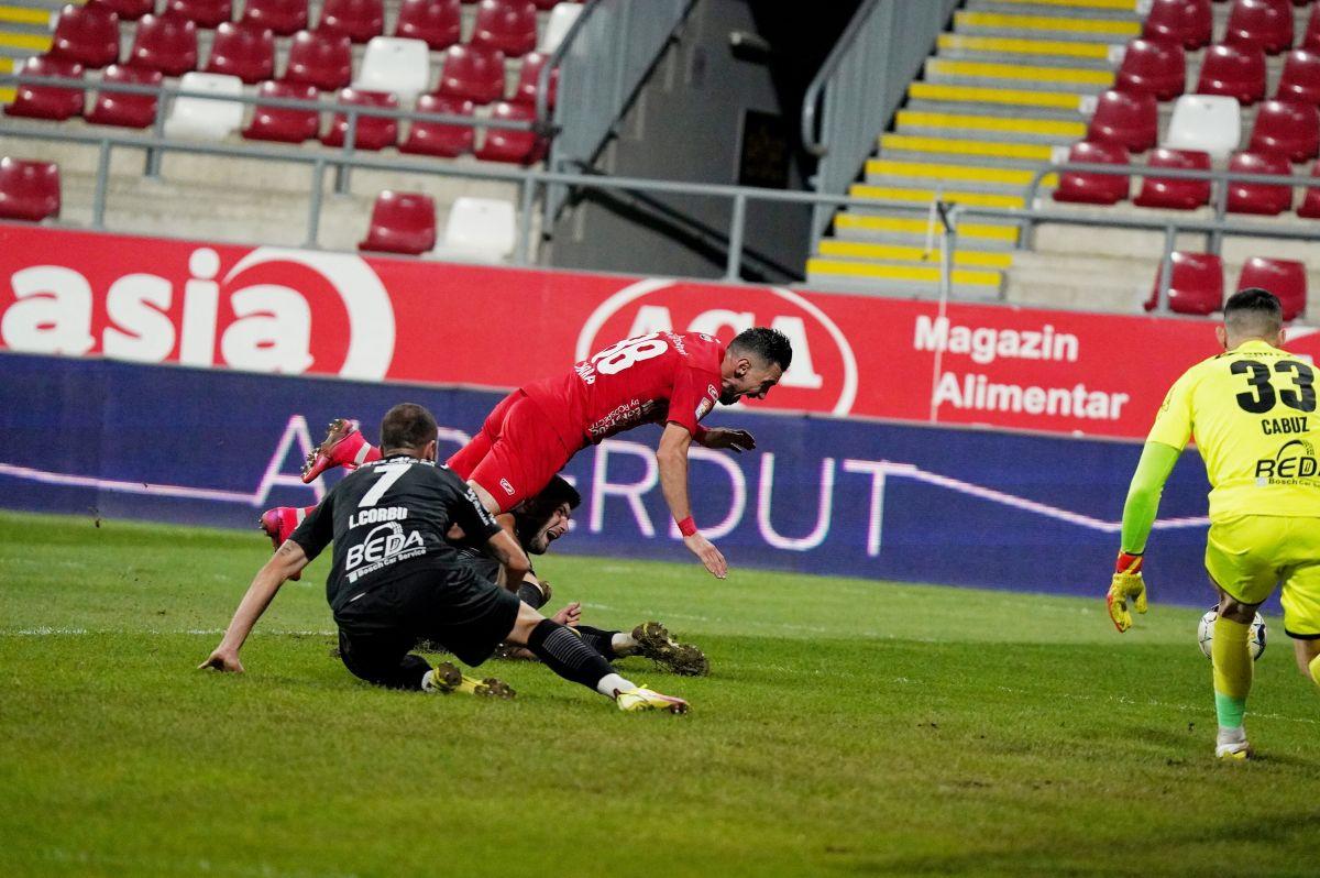 UTA - Chindia Târgoviște 0-2. Unii cu ocaziile, alții cu golurile » Chindia dă lovitura la Arad, într-un meci dominat copios de arădeni