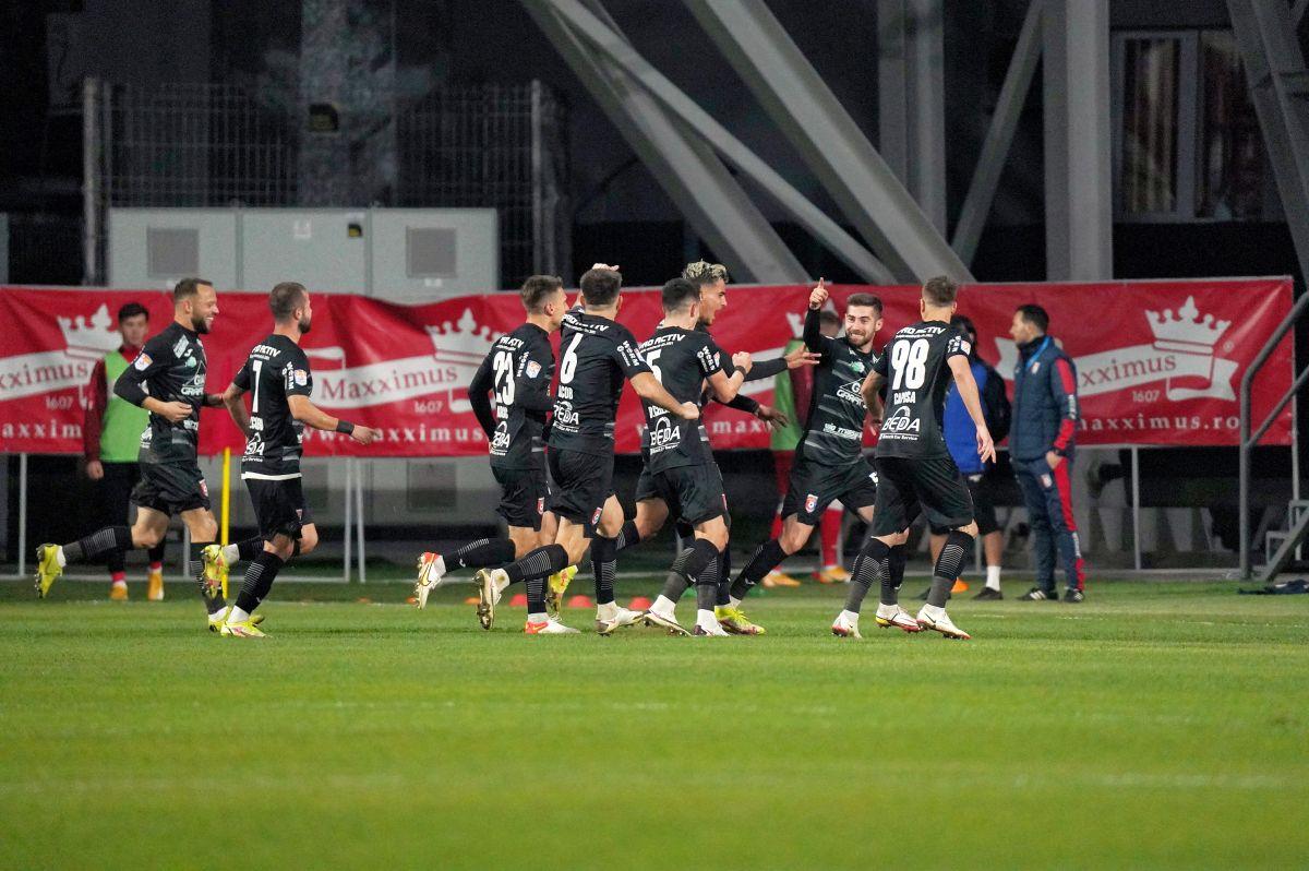 UTA - Chindia Târgoviște 0-2. Unii cu ocaziile, alții cu golurile » Chindia dă lovitura la Arad, într-un meci dominat copios de arădeni