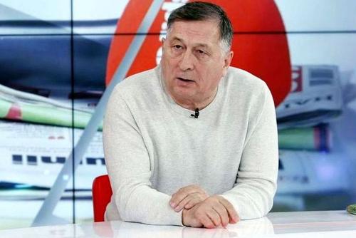 Adrian Porumboiu (73 de ani), Cristi Balaj (52), Alexandru Tudor (52) și Nicolae Grigorescu (67) sunt numele propuse de Ion Crăciunescu (73) pentru șefia Comisiei Centrale a Arbitrilor.