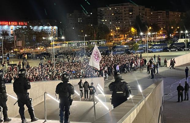 „Opriți meciul!” » Ce-au făcut galeriile înainte de Steaua - Rapid