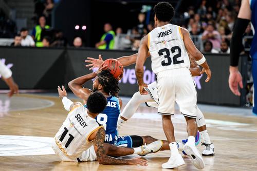 U-BT Cluj-Napoca s-a impus în deplasarea cu Aris Salonic, scor 61-59, și a ajuns la 4 victorii în primele 5 runde din Eurocup la baschet masculin.