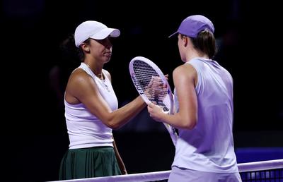 Iga Swiatek, victorie expeditivă în primul meci de la WTA Finals » Doar 3 game-uri lăsate campioanei de la Australian Open