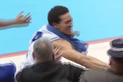 Jericole Hellems a lovit un fan/Foto: captură video (M4 Sport)