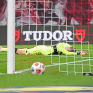 Gafa lui Alexander Nubel din Leipzig - Stuttgart. FOTO: Imago Images