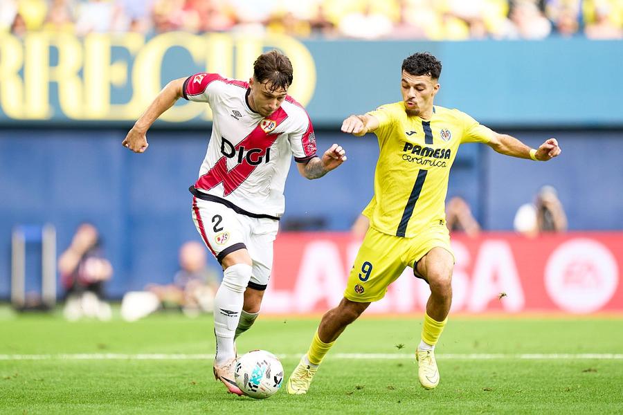 Stilul ofensiv al lui Andrei Rațiu i-a atras numeroase critici în ceea ce privește aportul din apărare // foto: Guliver/gettyimages „Fotbalistul Anului”, Andrei Rațiu, interviu de gală la Madrid: „Nu sunt arogant. Sunt doar timid” + „Vini jr. cel mai incomod? Nu! El e mult mai electrizant!”