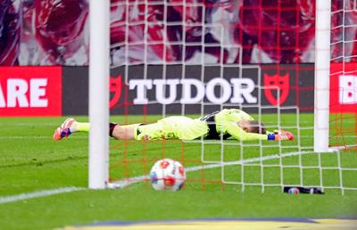 Gafă de proporții în Bundesliga! L-a luat valul, iar echipa lui a fost îngenuncheată în prelungiri