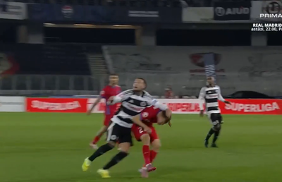 Fază controversată în U Cluj - FCSB » ELIMINAT după două „galbene” în 3 minute