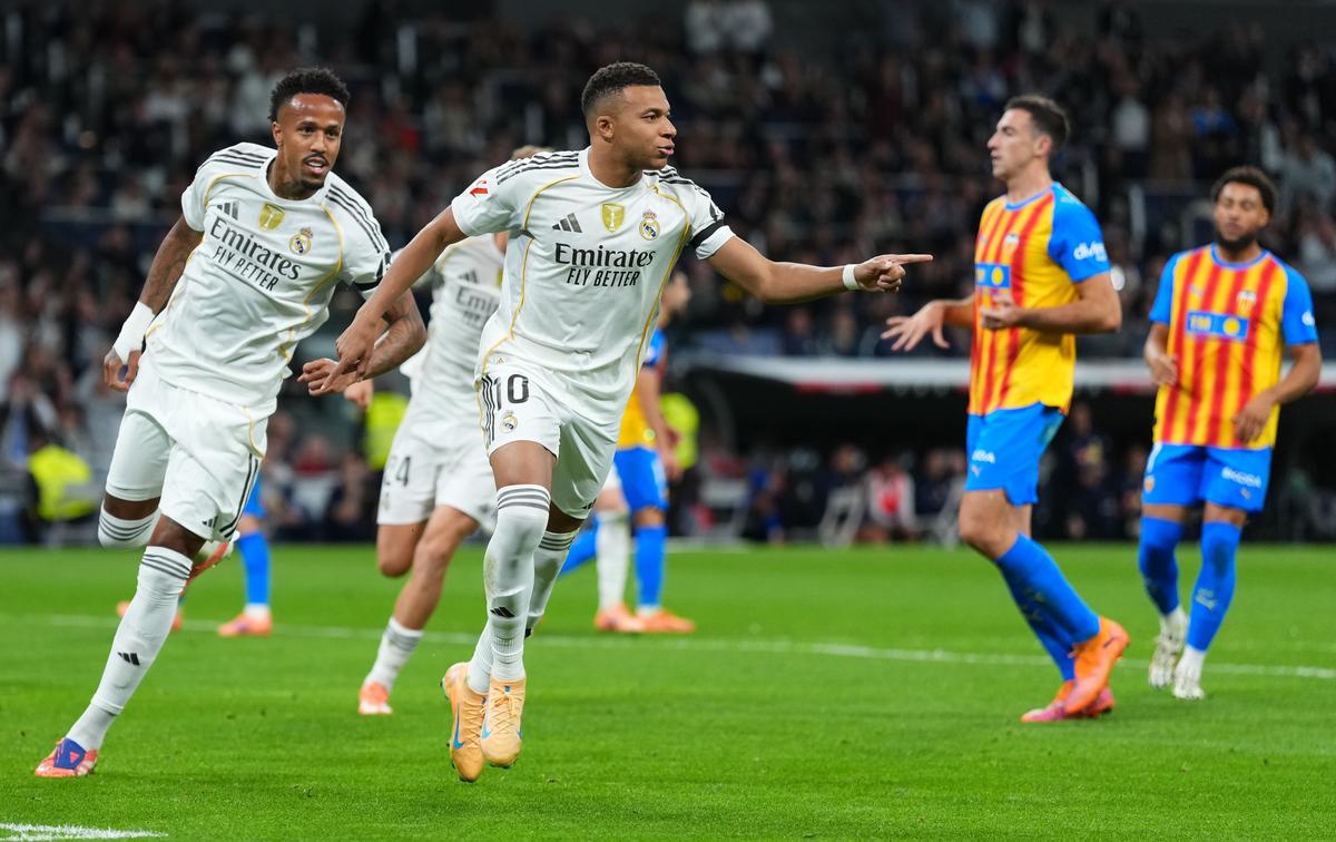 Real Madrid - Valencia, etapa 11 din La Liga