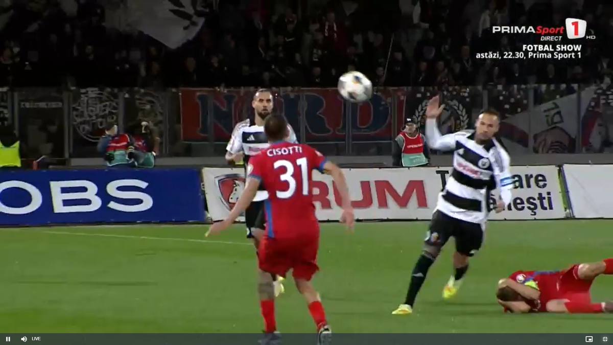 Fază controversată în U Cluj - FCSB » ELIMINAT după două „galbene” în 3 minute