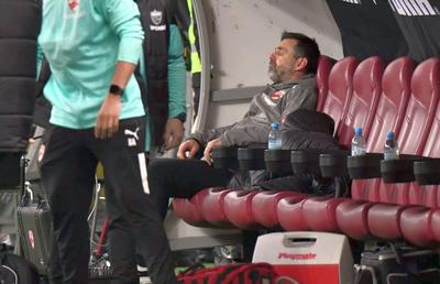Prețul plătit » Zeljko Kopic a oferit imaginile serii, în nebunia de la Dinamo- CFR Cluj