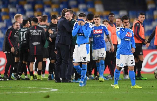 NAPOLI - BOLOGNA 1-2 // VIDEO + FOTO Carlo Ancelotti nu mai suportă: „Mâine mă voi confrunta cu jucătorii! Dacă mă ajută, bine. Dacă nu, mă descurc eu”