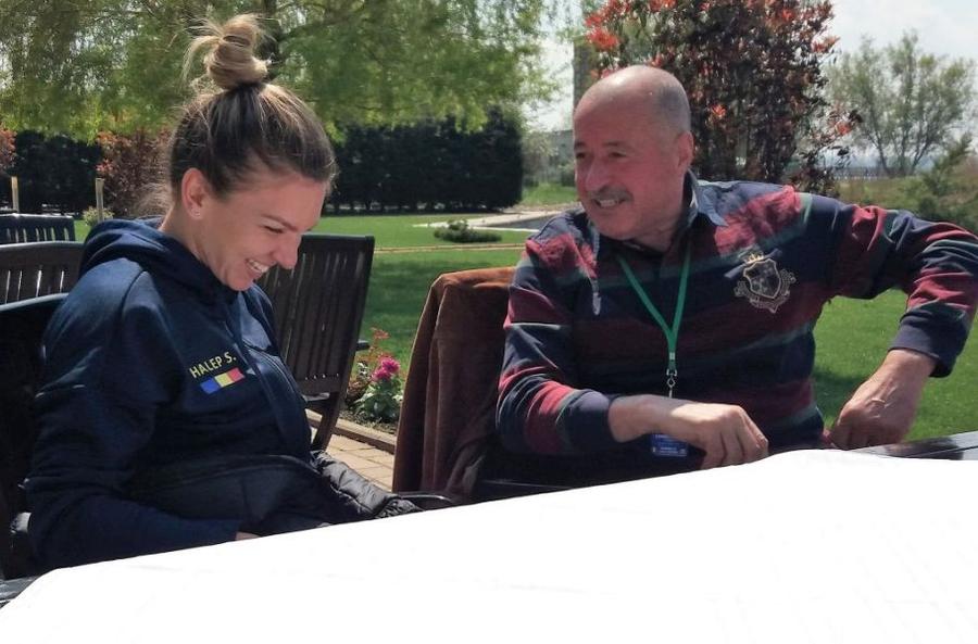 Simona Halep, alături de Corneliu Idu Corneliu Idu, omul care a ajutat-o pe Simona Halep în perioada junioratului, a decedat » Se infectase cu COVID-19 acum două săptămâni