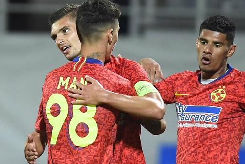 Dennis Man (22 de ani, extremă dreapta) s-a recuperat după accidentarea suferită runda precedentă și este apt pentru partida FCSB - UTA Arad.