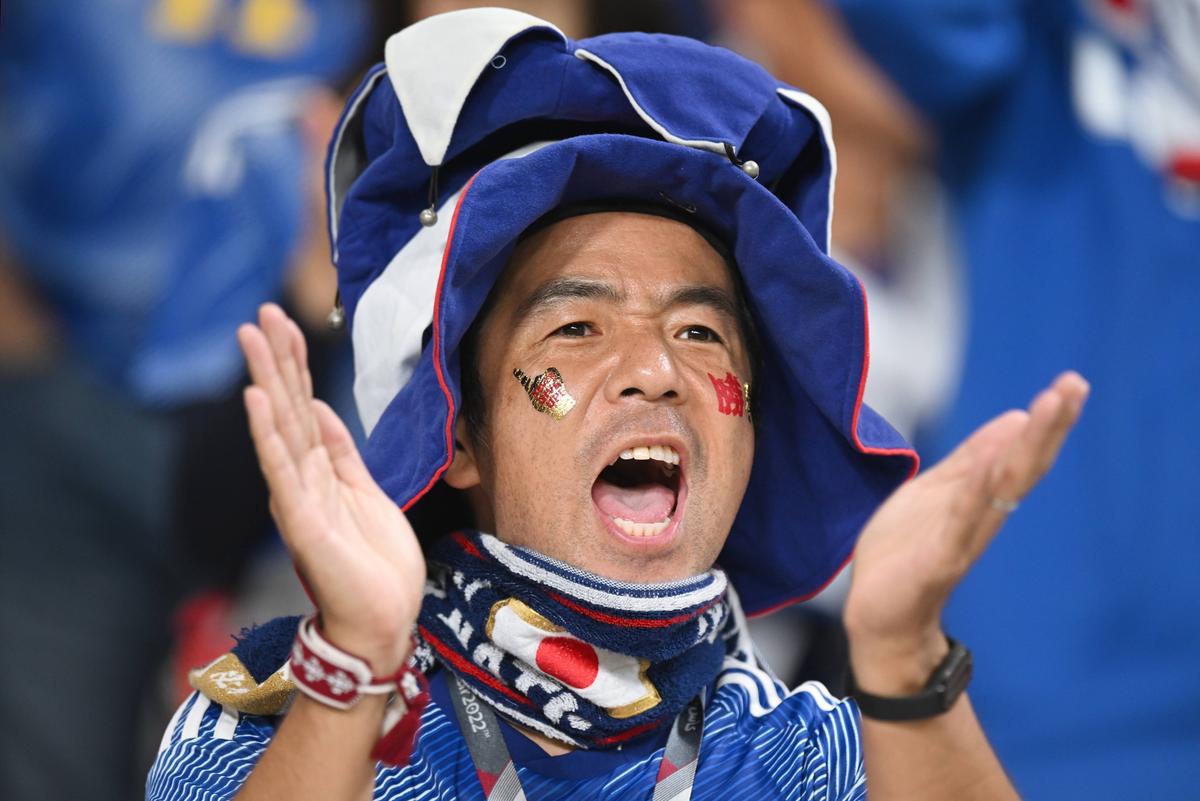 Cele mai ciudate apariții la Mondial! Fanii Japonei au uimit pe toată lumea contra Spaniei