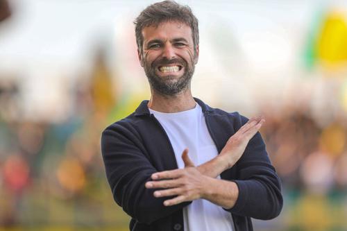Înainte de a-l numi pe neamțul Bernd Storck (60 de ani) în funcția de antrenor principal, Sepsi a negociat și cu spaniolul Gonzalo Garcia (40 de ani). Ibericul a refuzat însă propunerea venită din partea covăsnenilor.