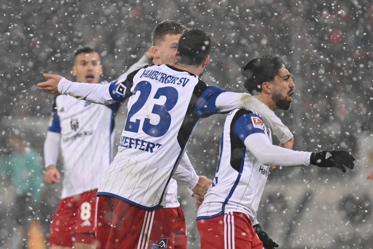 GSP a fost pe stadion la derby-ul incendiar din 2.Bundesliga » Cum s-a trăit din mijlocul suporterilor un meci nebun: revenire de la 0-2 + un autogol IREAL