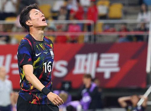 Hwang Ui-jo, suspendat până la noi ordine // Foto: Imago