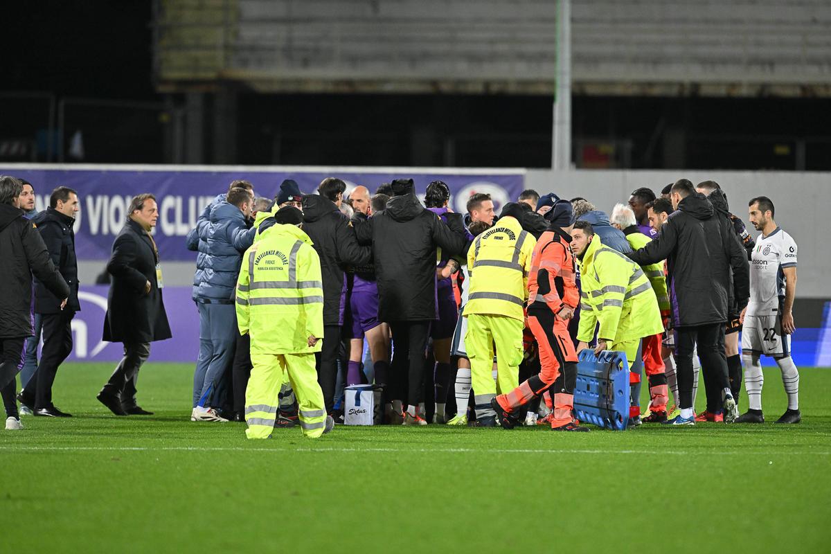 Fiorentina - Inter abandonat, după ce Edoardo Bove s-a prăbușit pe teren