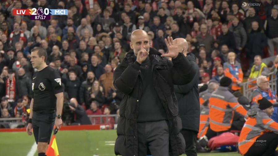 Pep Guardiola, gest către fanii lui Liverpool Guardiola, gesturi fără precedent » A răbufnit la adresa fanilor lui Liverpool: „Vei fi demis mâine dimineață!”
