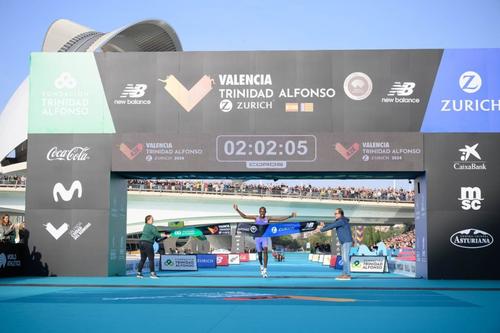 Sabastian Sawe, al 5-lea timp din istorie/Foto: Facebook (Maraton Valencia)