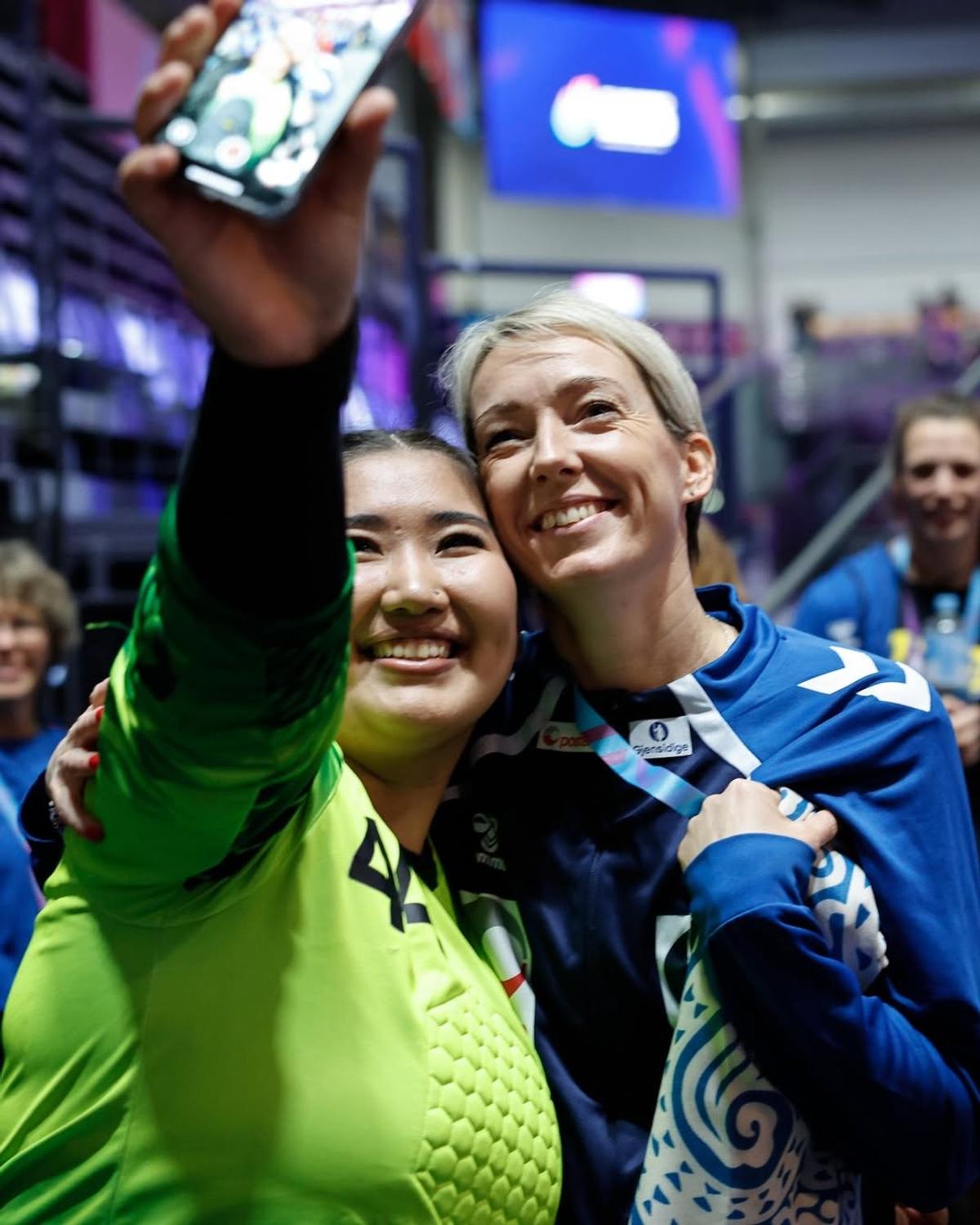 Întâlnire Katrine Lunde - Damira Zhaparova la CM 2025