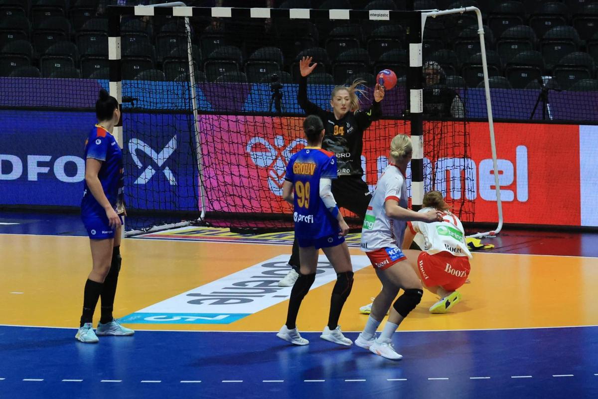 Dispărută în 20 de minute » România a picat testul Danemarca, dar încă poate ajunge în „sferturile” Campionatului Mondial de handbal feminin! Urmează Ungaria, trebuie altă apărare
