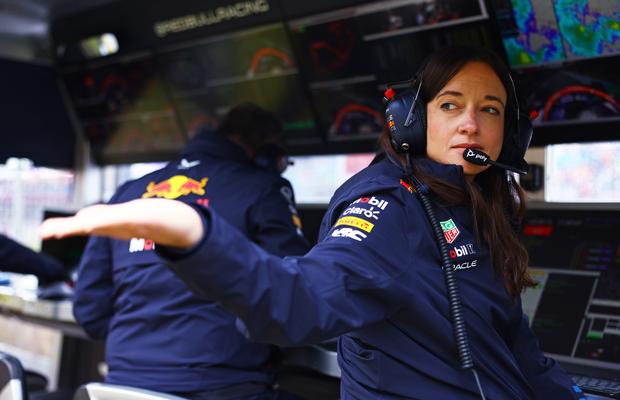 Ea a luat decizia CRITICĂ pentru victoria lui Max Verstappen! Detalii din paddock: „Toată lumea mă întreba: «Ești sigură că vrei să faci asta?»”
