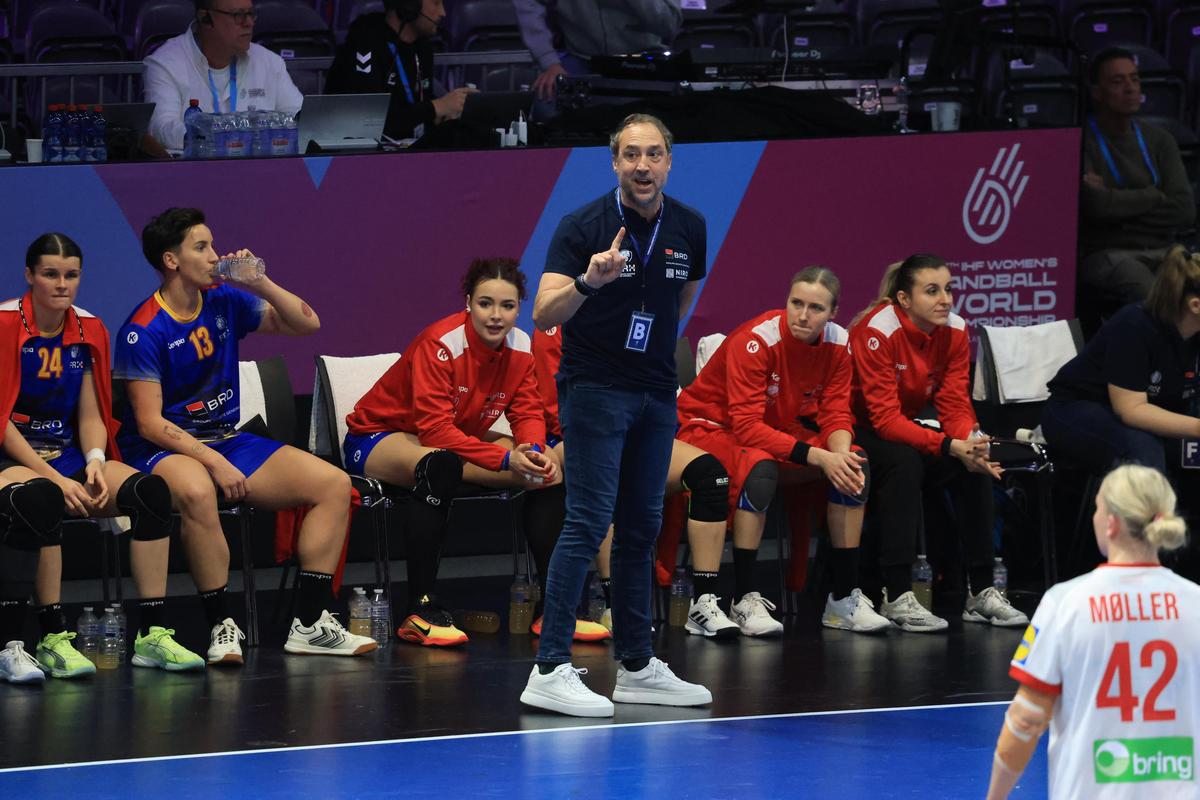 Dispărută în 20 de minute » România a picat testul Danemarca, dar încă poate ajunge în „sferturile” Campionatului Mondial de handbal feminin! Urmează Ungaria, trebuie altă apărare