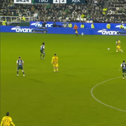 Răzvan Marin a fost eliminat în Panathinaikos - AEK Atena / foto: captură YouTube AEK Atena