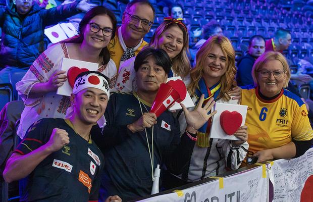 S-a rezolvat și penultimul mister din grupa României de la Campionatul Mondial + de 1 Decembrie, fanii tricolori s-au înfrățit cu galeria altei țări