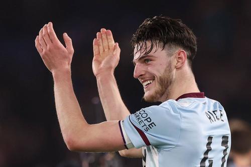 Presa engleză scrie că Manchester United vrea să-l aducă în vară pe Declan Rice de la West Ham. Mijlocașul defensiv în vârstă de 22 de ani costă 100 de milioare de lire sterline!