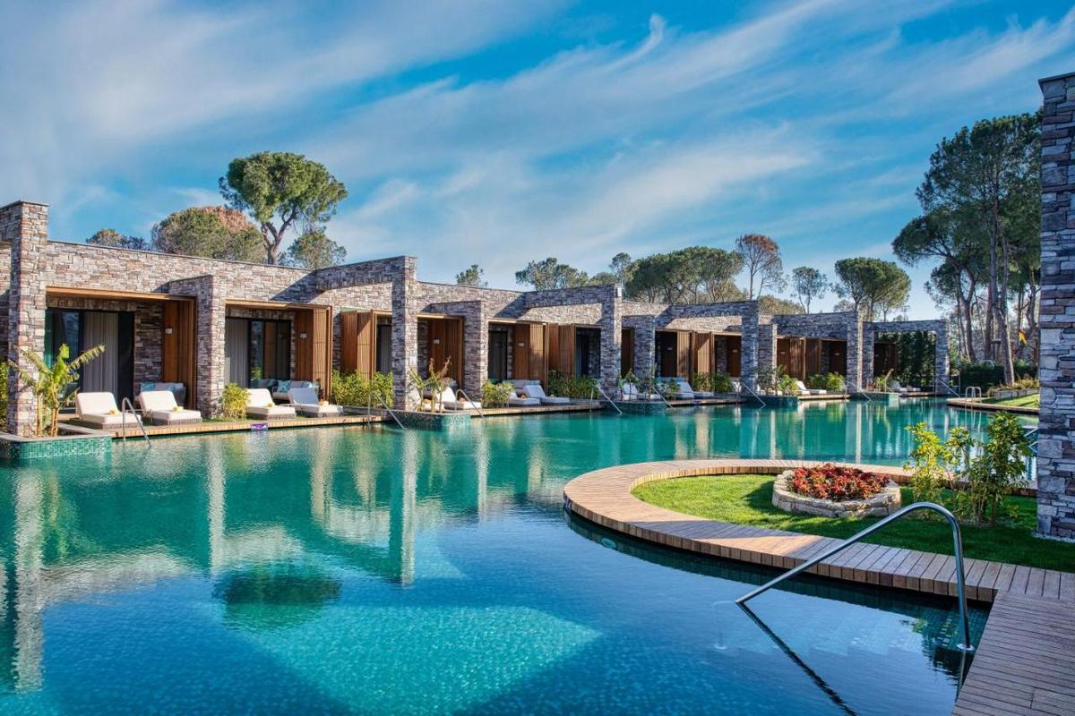 Jucătorii Universității Craiova se vor pregăti la Belek, Turcia, într-un hotel de 5 stele, Kaya Palazzo