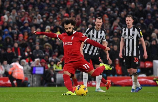 Ce a schimbat Mo Salah la pauza meciului cu Newcastle și la ce record a ajuns golgheterul lui Liverpool!