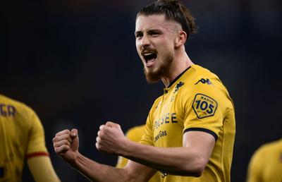 Sky Italia: „Napoli nu renunță la Drăgușin" » Campioana Italiei a făcut o ofertă foarte bună! + Negocieri intense cu Tottenham. Reacția agentului jucătorului!