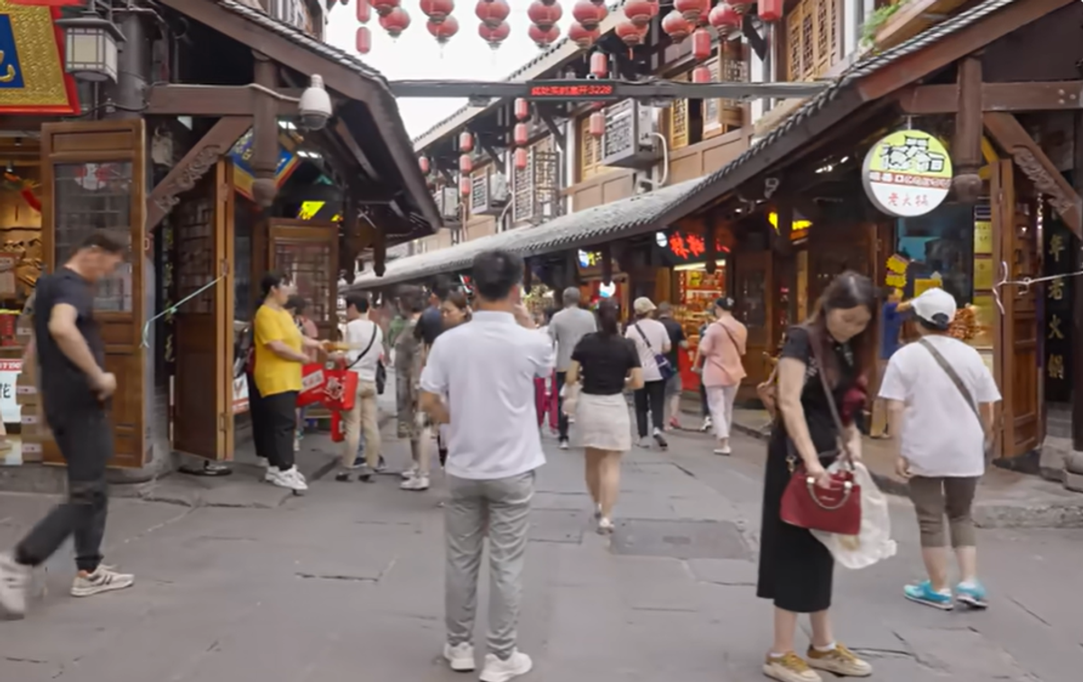 Imagini INCREDIBILE cu Chongqing, cel mai mare oraș al Chinei: peisaje desprinse din filmele-SF