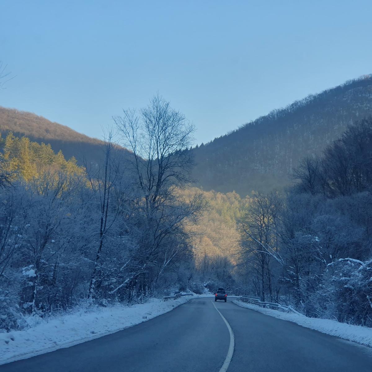 Zăpadă în Bulgaria, senin în Turcia