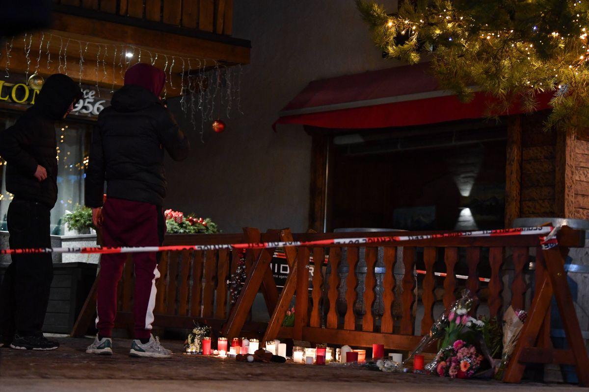 Flori și candele aprinse în memoria victimelor tragediei din Crans Montana