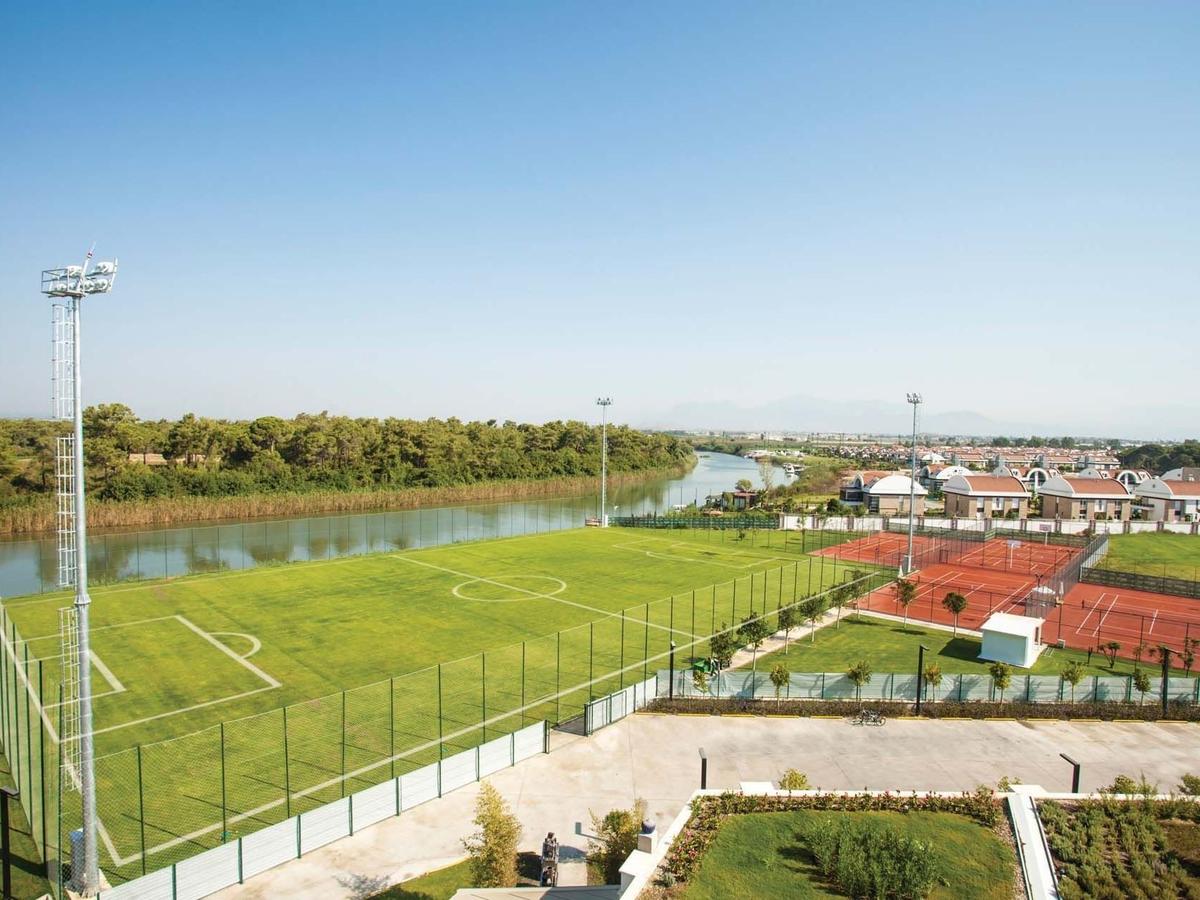 Granzii din Superligă, despărțiți de 20 km » FCSB e într-un complex de top, Dinamo și Rapid pe malul apei, iar Craiova e pe urmele lui Obama și Putin