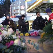 Lacrimi de durere în Crans-Montana după tragedia din noaptea de Revelion din barul Le Constellation / Foto: Imago